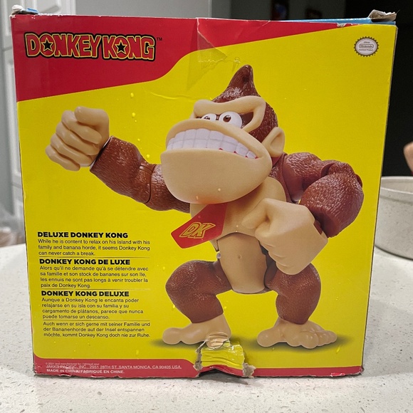 NEW Deluxe Donkey Kong Figure - Picture 2 of 4